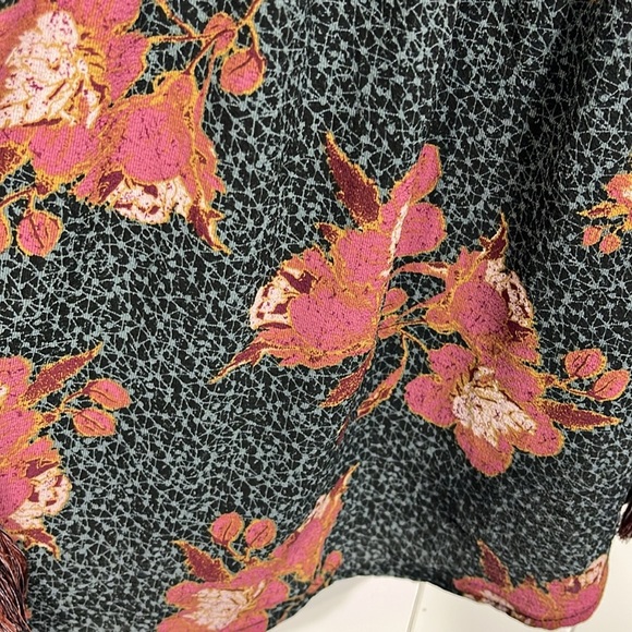 Boho Womens Top Green/Mauve Floral Print Balloon Sleeves Crochet Tiers Pullover - Picture 5 of 12
